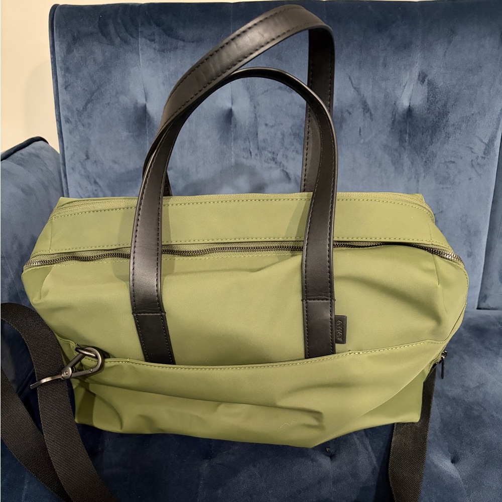 Away Travel Everywhere Bag in Olive.